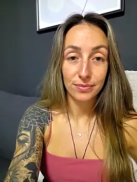 Snapshot of NicoleKaiser chatting on April 28, 2026, 7:08 pm NicoleKaiser online show from April 28, 2026, 7:08 pm