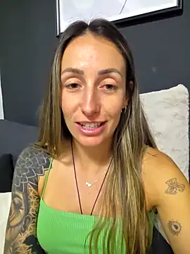 Snapshot of NicoleKaiser chatting on May 5, 2026, 7:11 pm NicoleKaiser online show from May 5, 2026, 7:11 pm