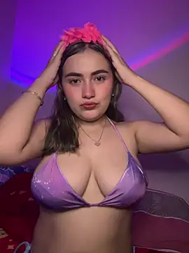 Snapshot of Mia_seduccion chatting on April 12, 2026, 1:21 am Mia seduccion online show from April 12, 2026, 1:21 am
