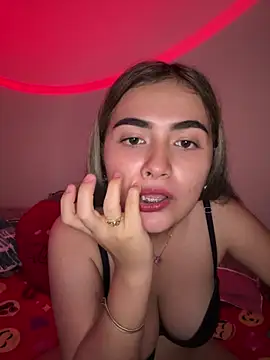 Snapshot of Mia_seduccion chatting on April 14, 2026, 1:22 am Mia seduccion online show from April 14, 2026, 1:22 am