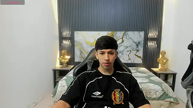Snapshot of AdrianFranko chatting on May 7, 2026, 1:27 pm AdrianFranko online show from May 7, 2026, 1:27 pm