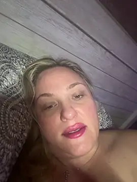 1SexyQueen online show from April 18, 2026, 11:36 am