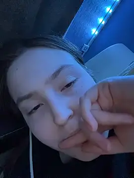 charmingggirl online show from March 31, 2026, 8:31 pm