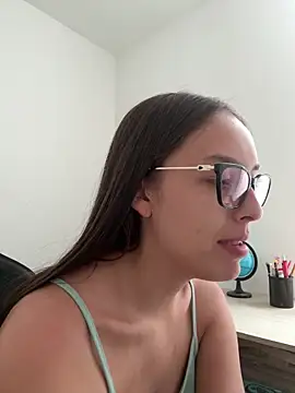 Lauren Storm online show from April 29, 2026, 6:14 pm