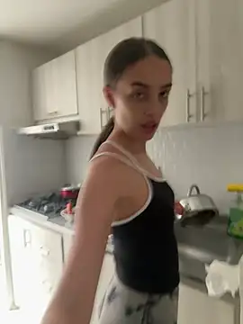 Lauren Storm online show from August 5, 2026, 4:54 pm