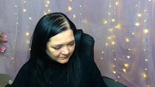 LauraFinn online show from March 22, 2026, 7:17 pm