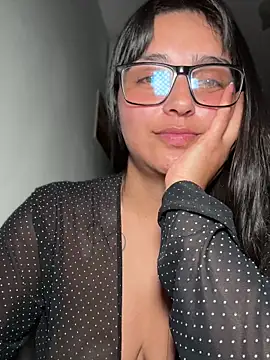 1 Scarllet  online show from April 18, 2026, 2:48 am