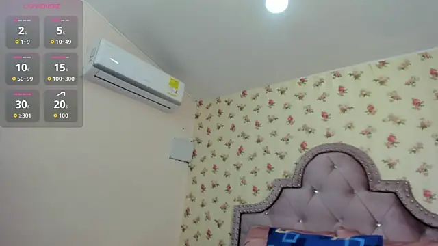Snapshot of crystal_watson0 chatting on May 15, 2026, 1:40 pm crystal watson0 online show from May 15, 2026, 1:40 pm