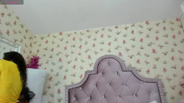 Snapshot of crystal_watson0 chatting on June 17, 2026, 2:07 pm crystal watson0 online show from June 17, 2026, 2:07 pm