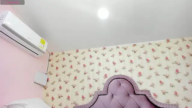 Snapshot of crystal_watson0 chatting on July 22, 2026, 1:14 pm crystal watson0 online show from July 22, 2026, 1:14 pm