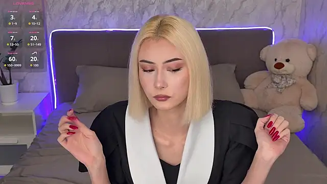 kittysocutie online show from March 27, 2026, 12:49 am