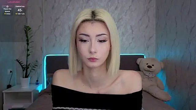 Snapshot of kittysocutie chatting on May 15, 2026, 12:17 am kittysocutie online show from May 15, 2026, 12:17 am