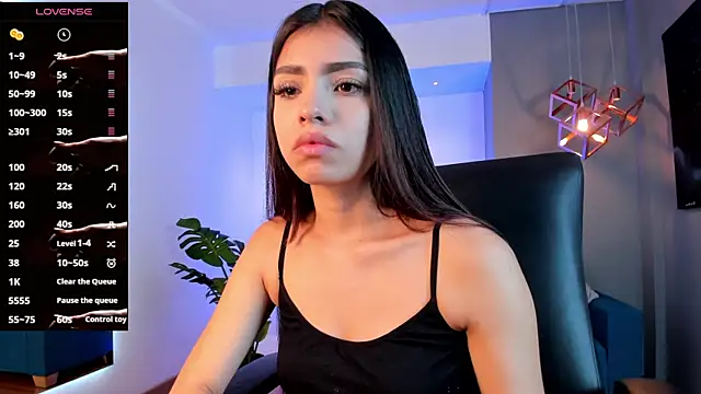 Snapshot of mily_Lopez chatting on June 25, 2026, 2:43 pm mily Lopez online show from June 25, 2026, 2:43 pm