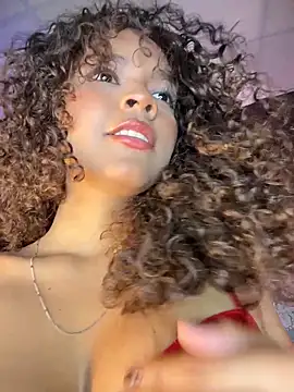 CurlyOopsieXXX online show from April 17, 2026, 9:40 pm