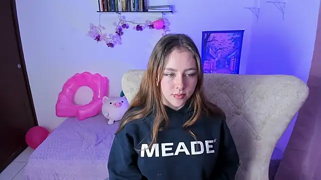 leyla miller  online show from March 28, 2026, 3:11 pm