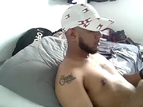 Snapshot of millerthh chatting on May 11, 2026, 9:01 pm millerthh online show from May 11, 2026, 9:01 pm