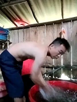 boy-pho- online show from April 23, 2026, 9:41 am