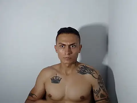 Snapshot of Latinos9882 chatting on March 27, 2026, 10:20 pm Latinos9882 online show from March 27, 2026, 10:20 pm