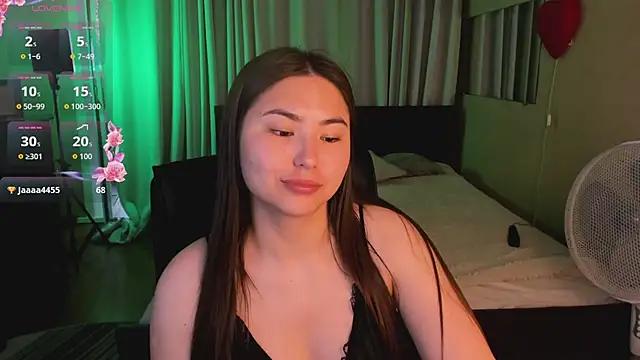IceIcebabe  online show from June 14, 2026, 1:25 am