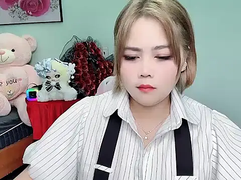 Nhanlu009 online show from April 24, 2026, 8:28 am