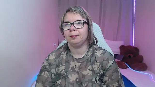 BonnnyBoobsy online show from May 9, 2026, 12:21 pm