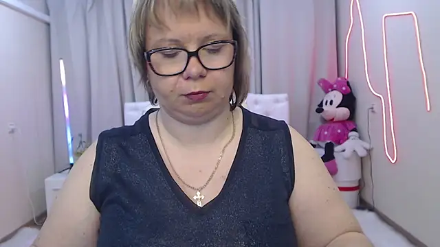 BonnnyBoobsy online show from May 18, 2026, 6:47 pm