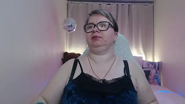 BonnnyBoobsy online show from May 26, 2026, 6:37 pm