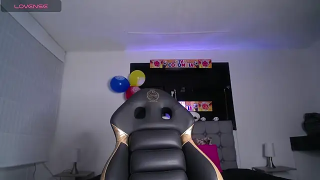 Snapshot of Melannyy_V chatting on June 22, 2026, 1:19 pm Melannyy V online show from June 22, 2026, 1:19 pm