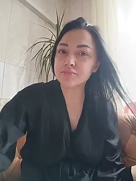 Snapshot of Elsie-Nora chatting on July 20, 2026, 8:17 am Elsie-Nora online show from July 20, 2026, 8:17 am