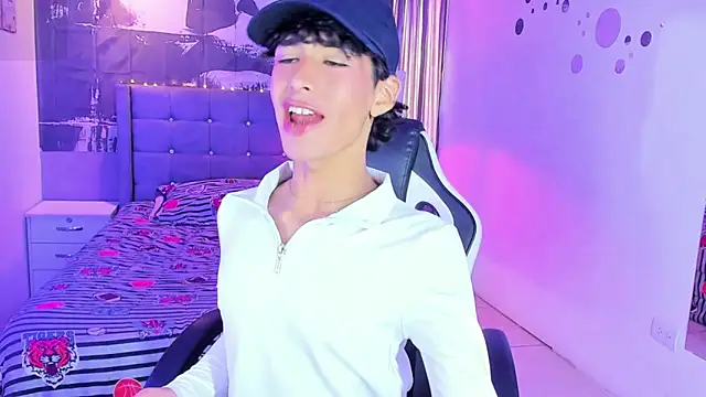 santy fox online show from April 1, 2026, 1:41 pm