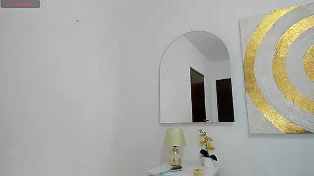 Snapshot of AilinRose chatting on April 3, 2026, 2:31 am AilinRose online show from April 3, 2026, 2:31 am
