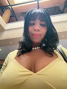 MonserratJons01 online show from June 7, 2026, 3:49 pm