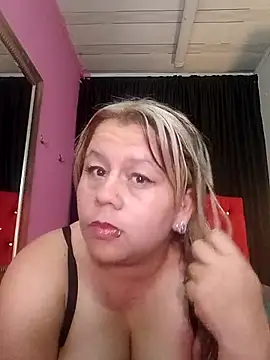 Snapshot of ScarletBigTitties chatting on April 5, 2026, 11:40 am ScarletBigTitties online show from April 5, 2026, 11:40 am