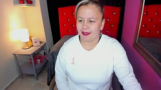 Snapshot of ScarletBigTitties chatting on May 9, 2026, 12:10 pm ScarletBigTitties online show from May 9, 2026, 12:10 pm