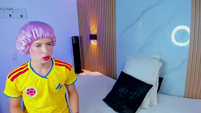 Im XanderSmith online show from June 17, 2026, 5:36 pm