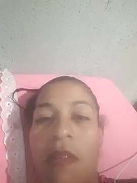Beatriz2211 online show from April 15, 2026, 3:13 am