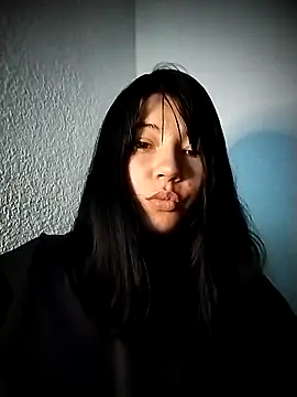 Moon Thompson online show from April 3, 2026, 6:50 pm