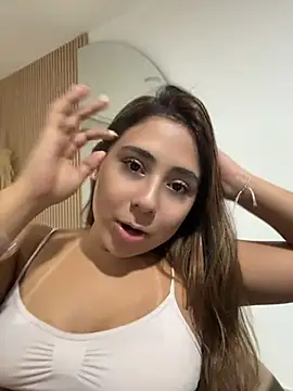 Snapshot of MelodyRey__ chatting on July 8, 2026, 3:11 am MelodyRey online show from July 8, 2026, 3:11 am