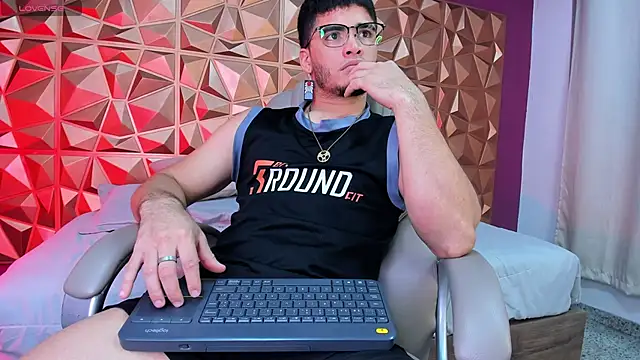DanteTargaryen online show from April 16, 2026, 2:56 am