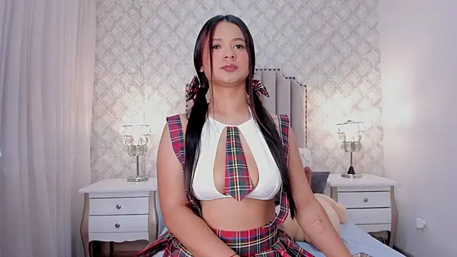 zoejenner  online show from April 30, 2026, 9:41 pm