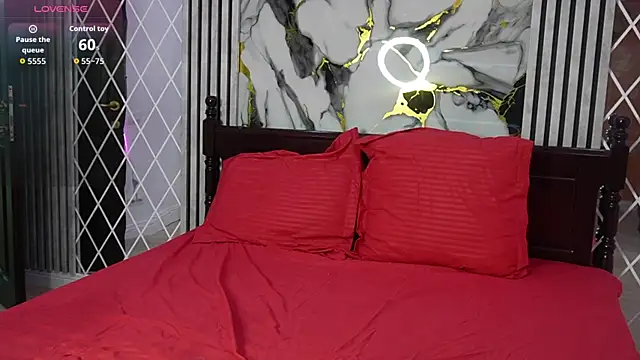 Snapshot of Kira-Moon chatting on March 22, 2026, 8:12 pm Kira-Moon online show from March 22, 2026, 8:12 pm