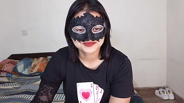 Punjabi baddie  online show from April 13, 2026, 3:39 pm