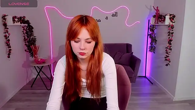 Snapshot of MiaSensitive chatting on April 1, 2026, 12:17 pm MiaSensitive online show from April 1, 2026, 12:17 pm