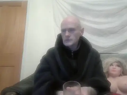Snapshot of Useless_Wanker chatting on March 28, 2026, 3:17 am Useless Wanker online show from March 28, 2026, 3:17 am