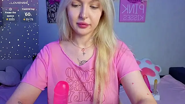 BlondieSummer online show from July 1, 2026, 6:51 pm