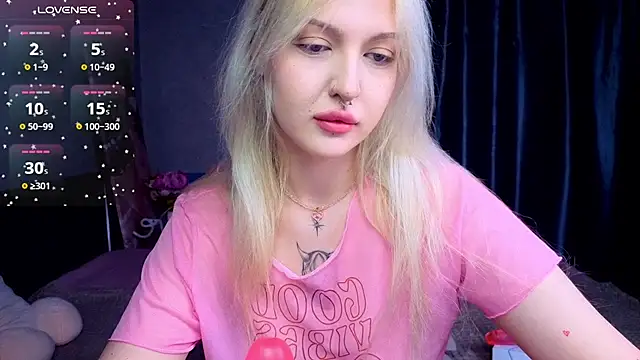BlondieSummer online show from July 13, 2026, 6:22 pm