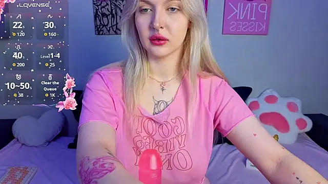 BlondieSummer online show from August 1, 2026, 6:18 pm