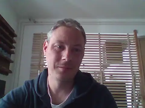 Snapshot of Userandmmm chatting on April 13, 2026, 7:03 am Userandmmm online show from April 13, 2026, 7:03 am