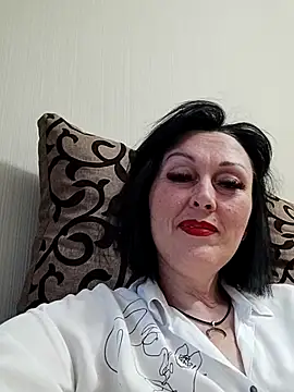 Snapshot of HelgaDennis chatting on June 1, 2026, 5:47 pm HelgaDennis online show from June 1, 2026, 5:47 pm