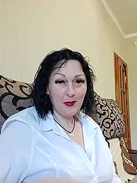 Snapshot of HelgaDennis chatting on June 18, 2026, 7:30 am HelgaDennis online show from June 18, 2026, 7:30 am